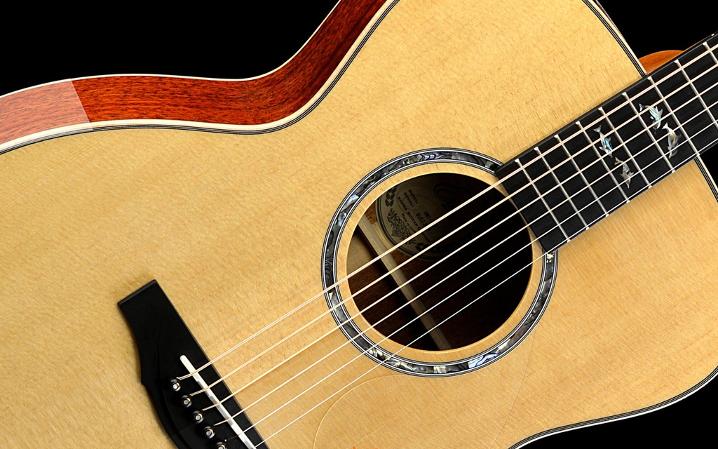 OM1-130playerangle.jpg?format=2500w